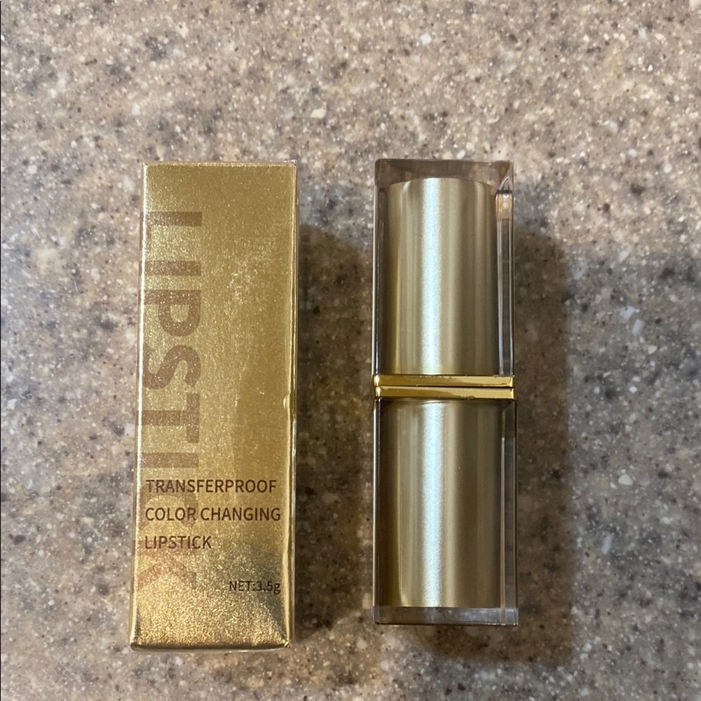 Transfer Proof Color Changing Lipstick - Picture 2 of 9